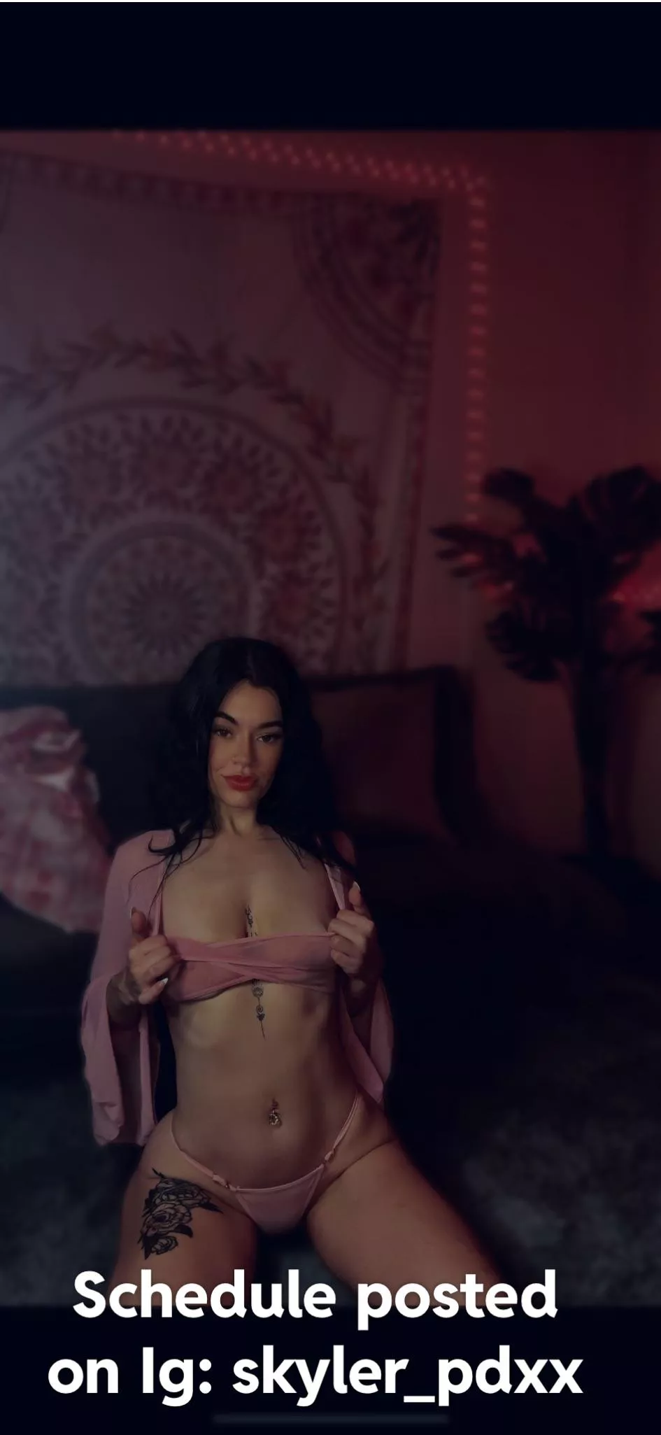 Come keep me company at xsensual😉 pdx’s #1 lingerie modeling club🔥