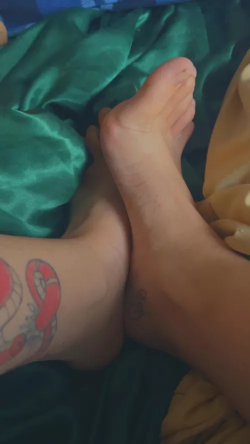 Come see my feet~