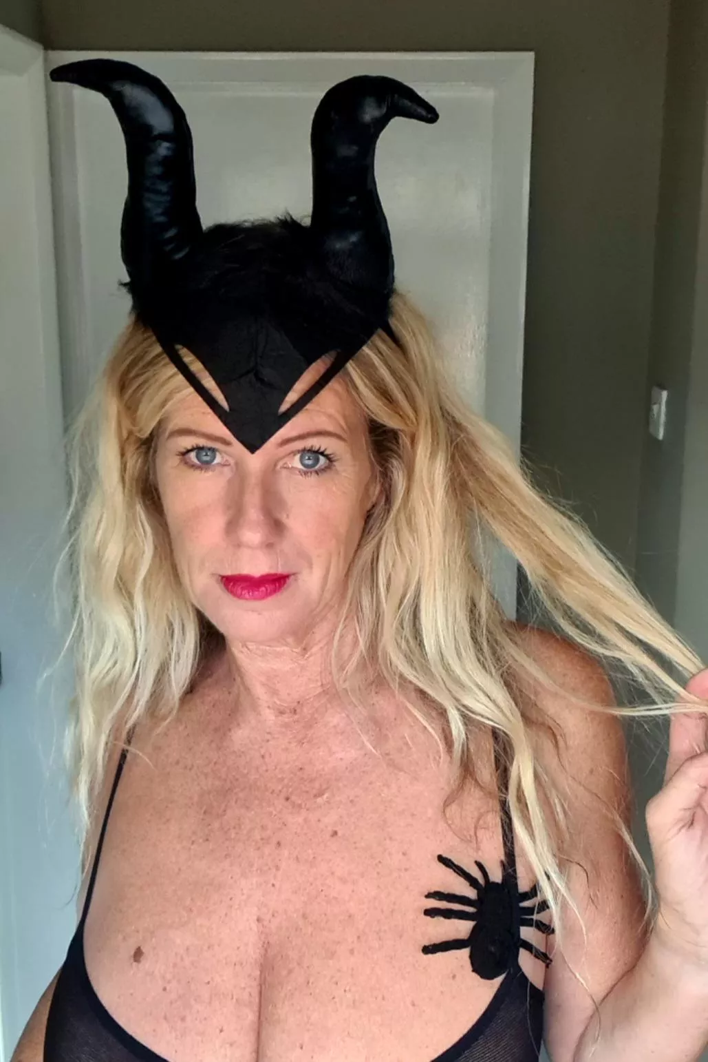 Dare you come visit me? 😈 