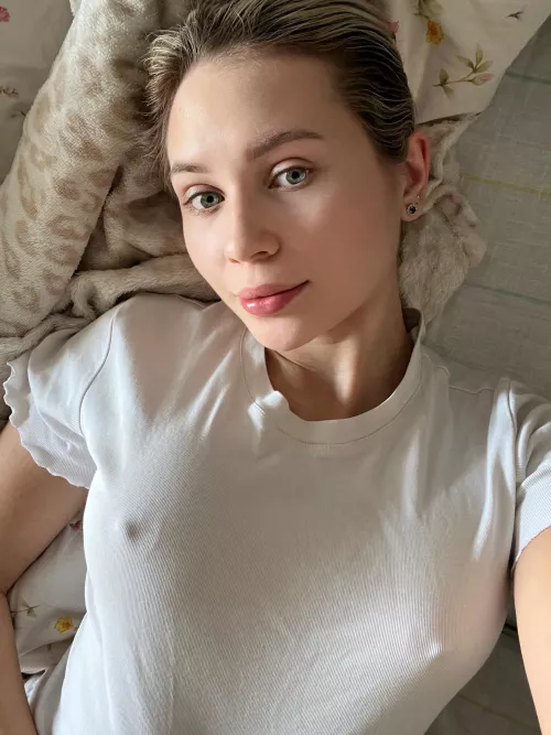 Decided to skip the bra today, hope you don’t mind!