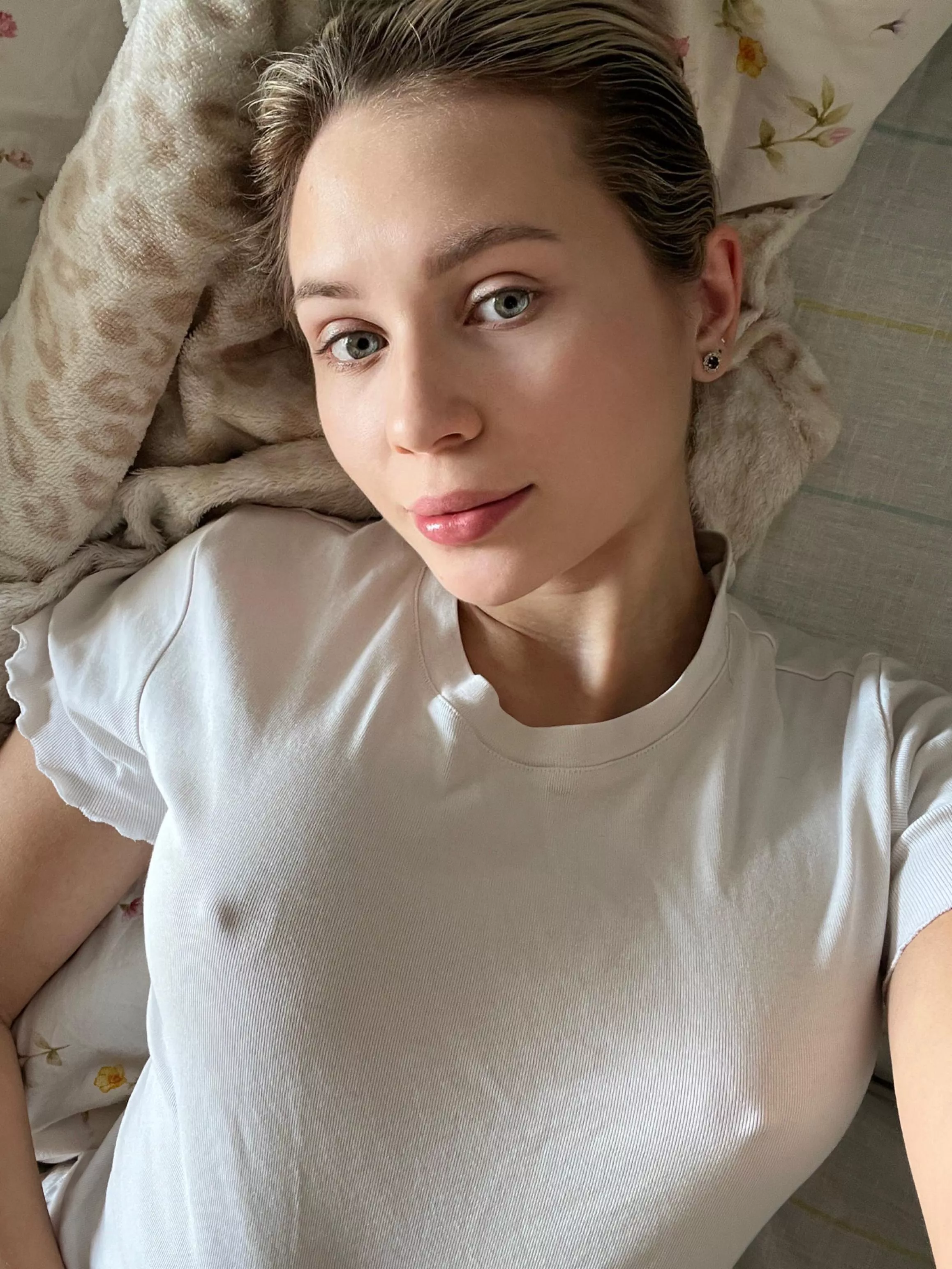 Decided to skip the bra today, hope you don’t mind!