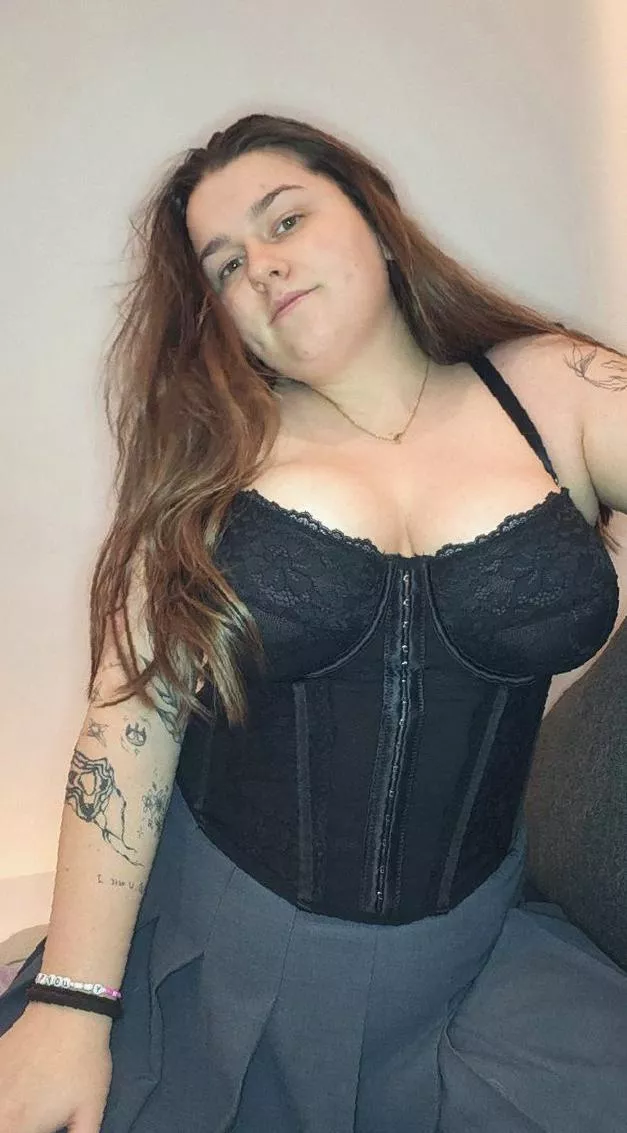 Do you admire my curves?