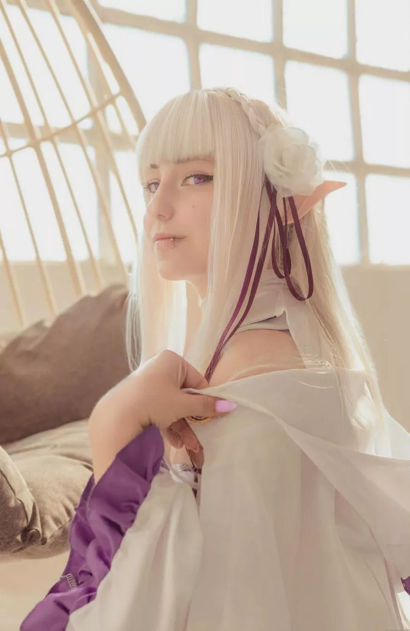 Emilia by (Kuroitsune) 