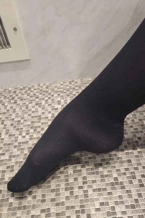 Ex-dancer feet, so I'm used to pantyhose 