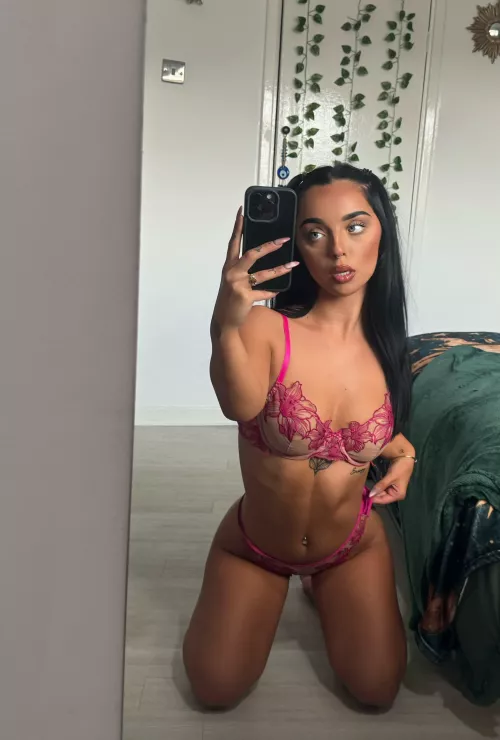 F19 Denver, smaller girl wanting to try BBC again (must be hung)