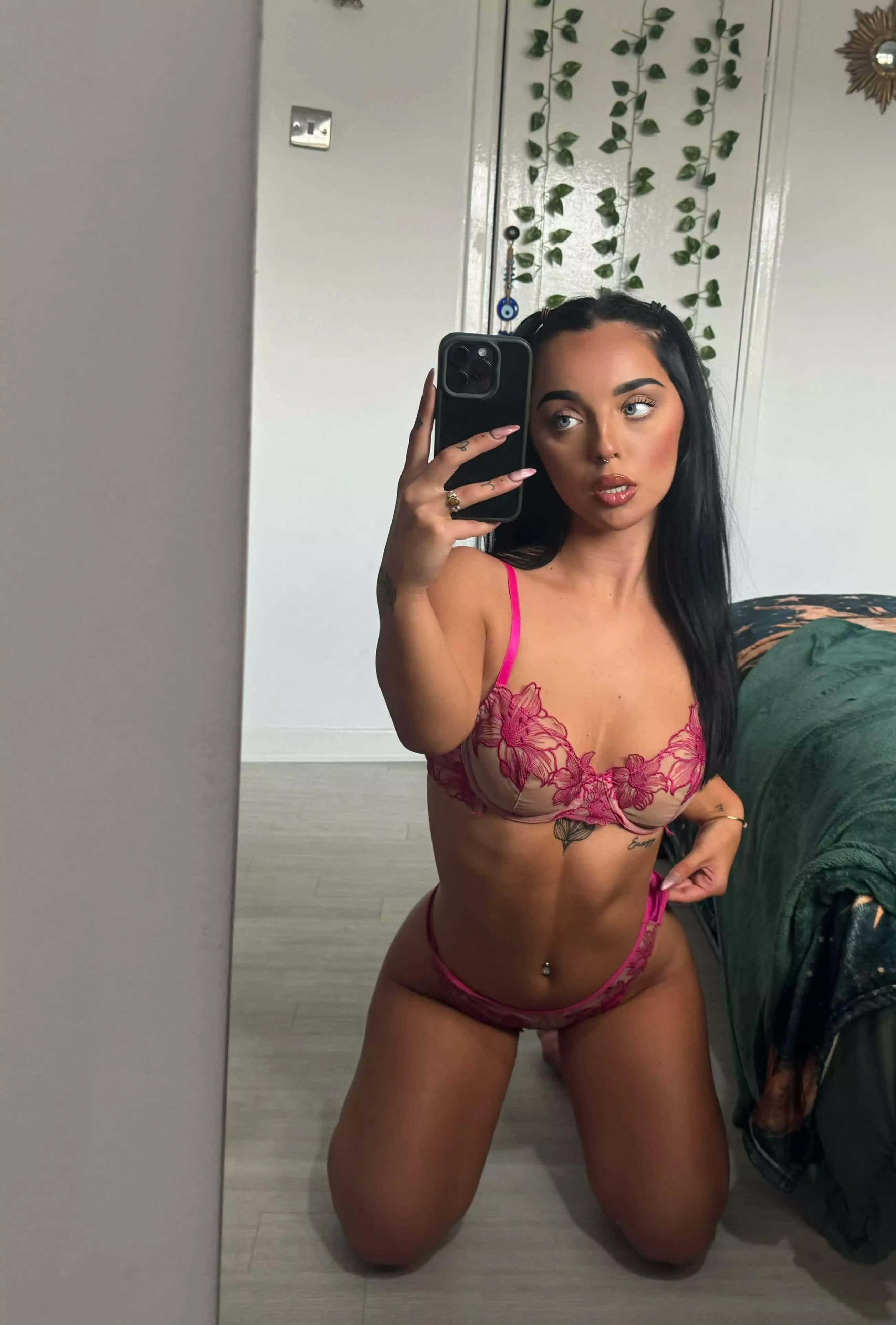 F19 Denver, smaller girl wanting to try BBC again (must be hung)