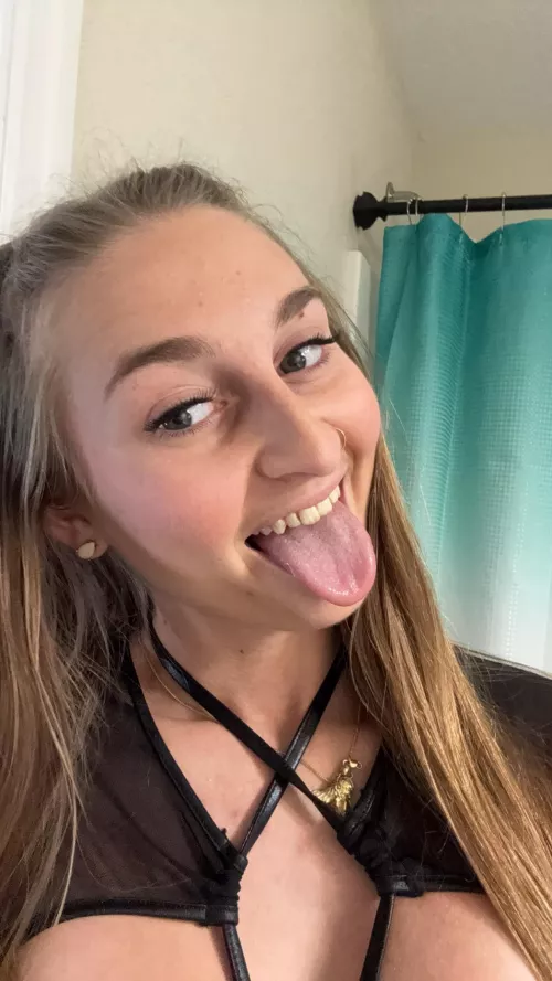 Face just waiting to catch your hot load 