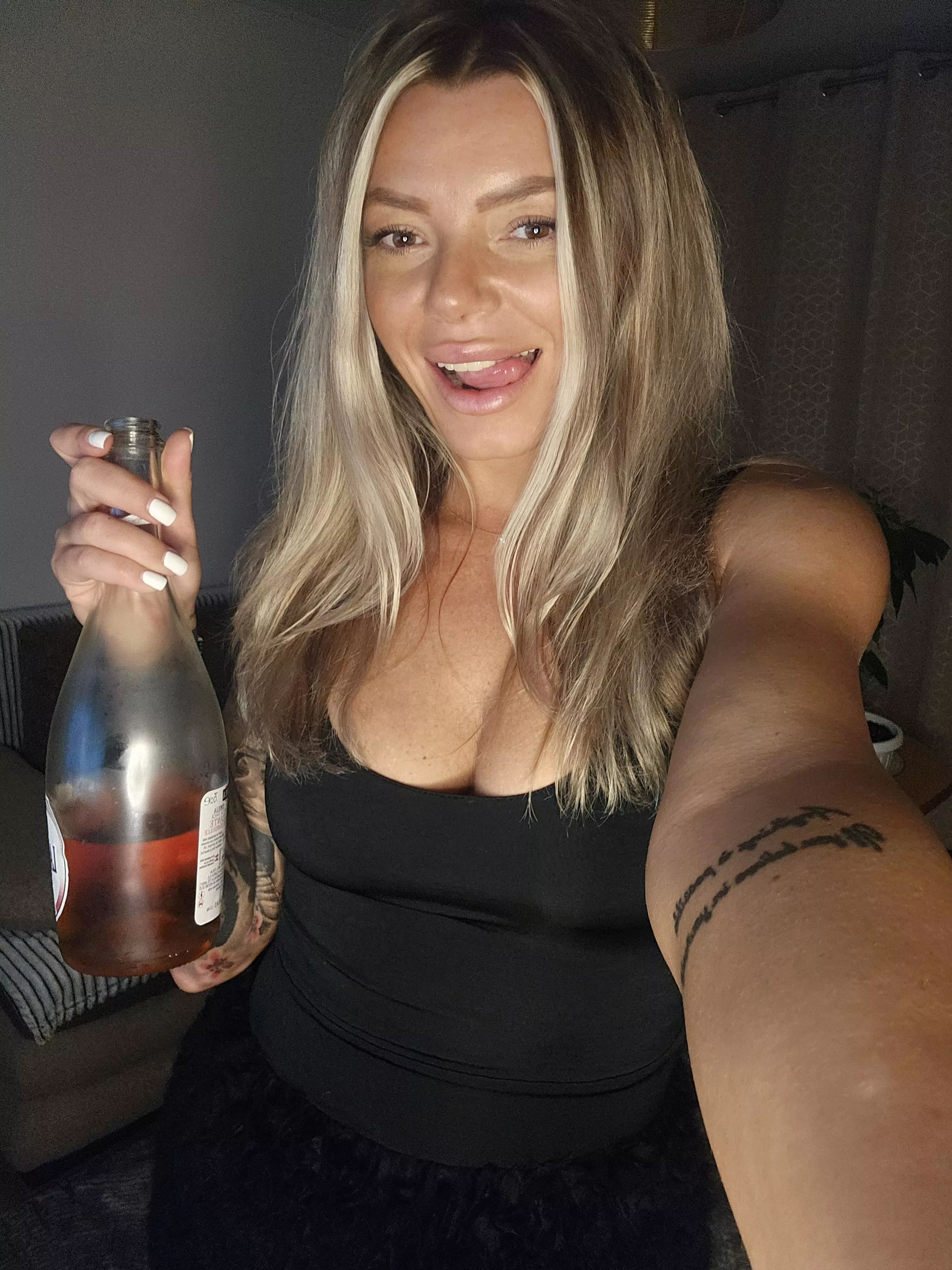 feeling cute thats why i thought of hosting a giveaway 👀 