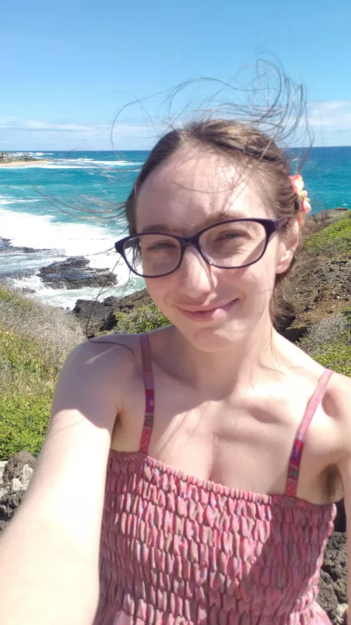 Feeling cute with my hair like this, and the view is amazing out here 