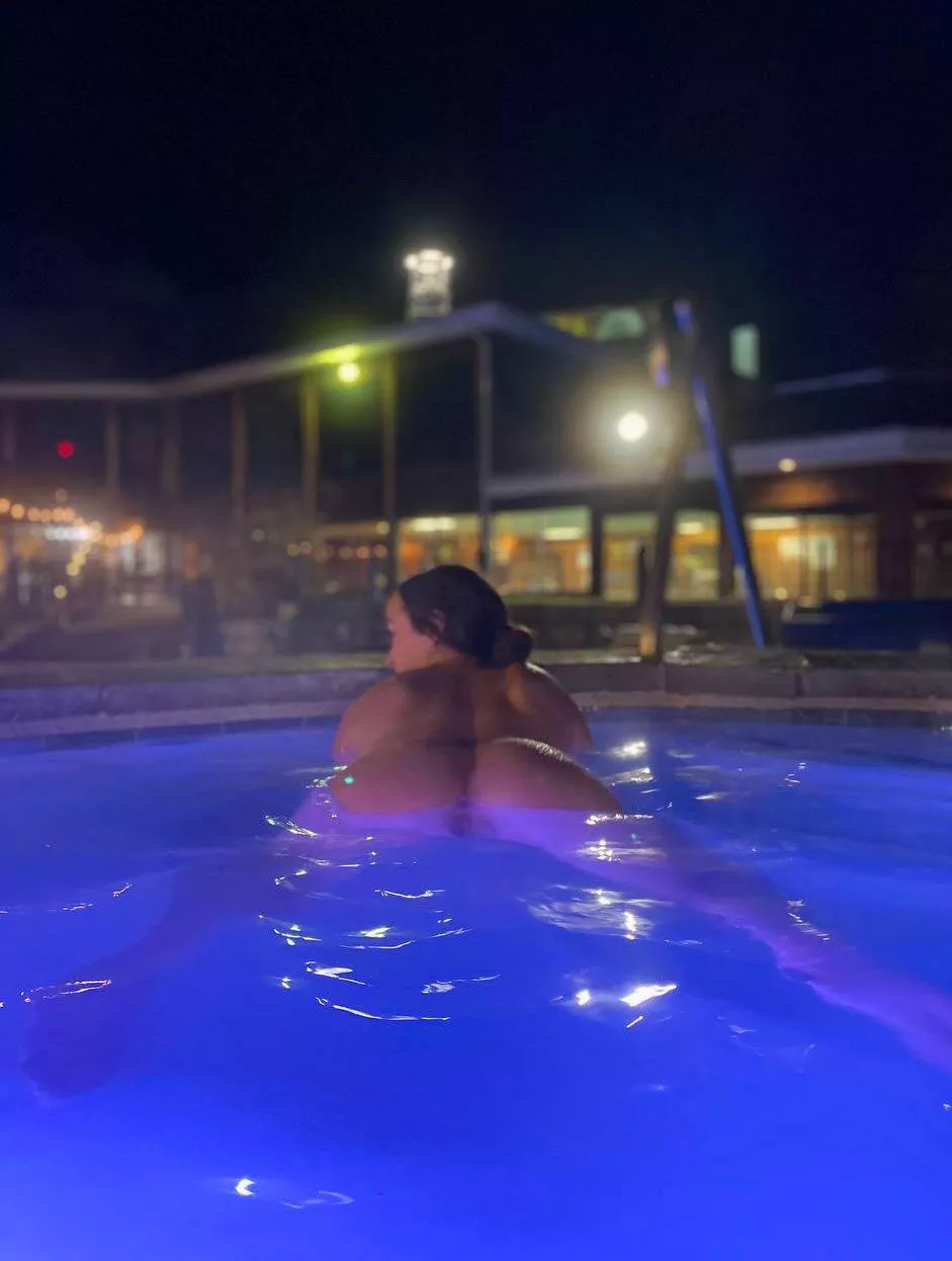 Feeling way too hot in this hot tub.. just need you to take a plunge with me!