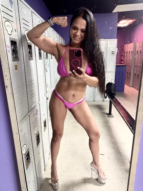 Find me Flexing ! Making Gains Happen!