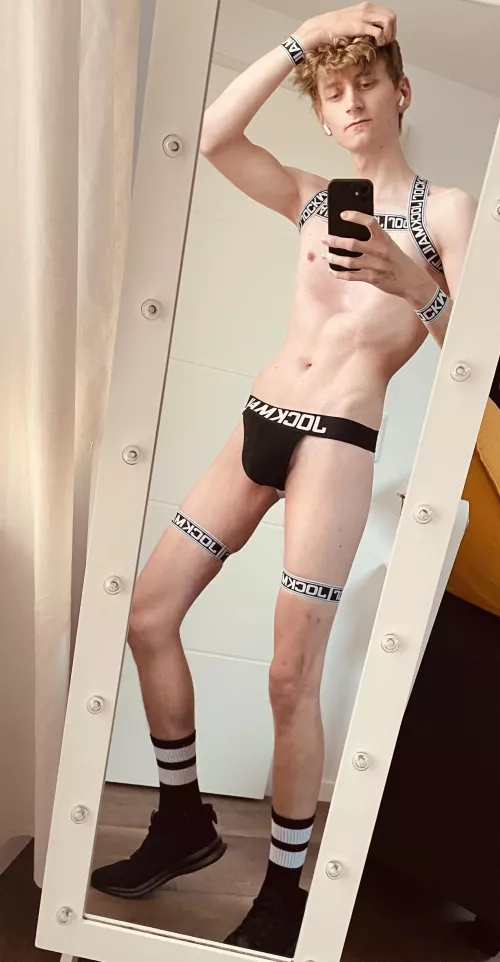 first post ☀️ can’t wait to wear this for the next party. I‘m all into gear (jockstraps) and cockrings. (27)