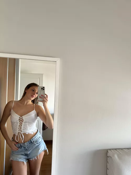 Good girl, but I can be a baddie aswell