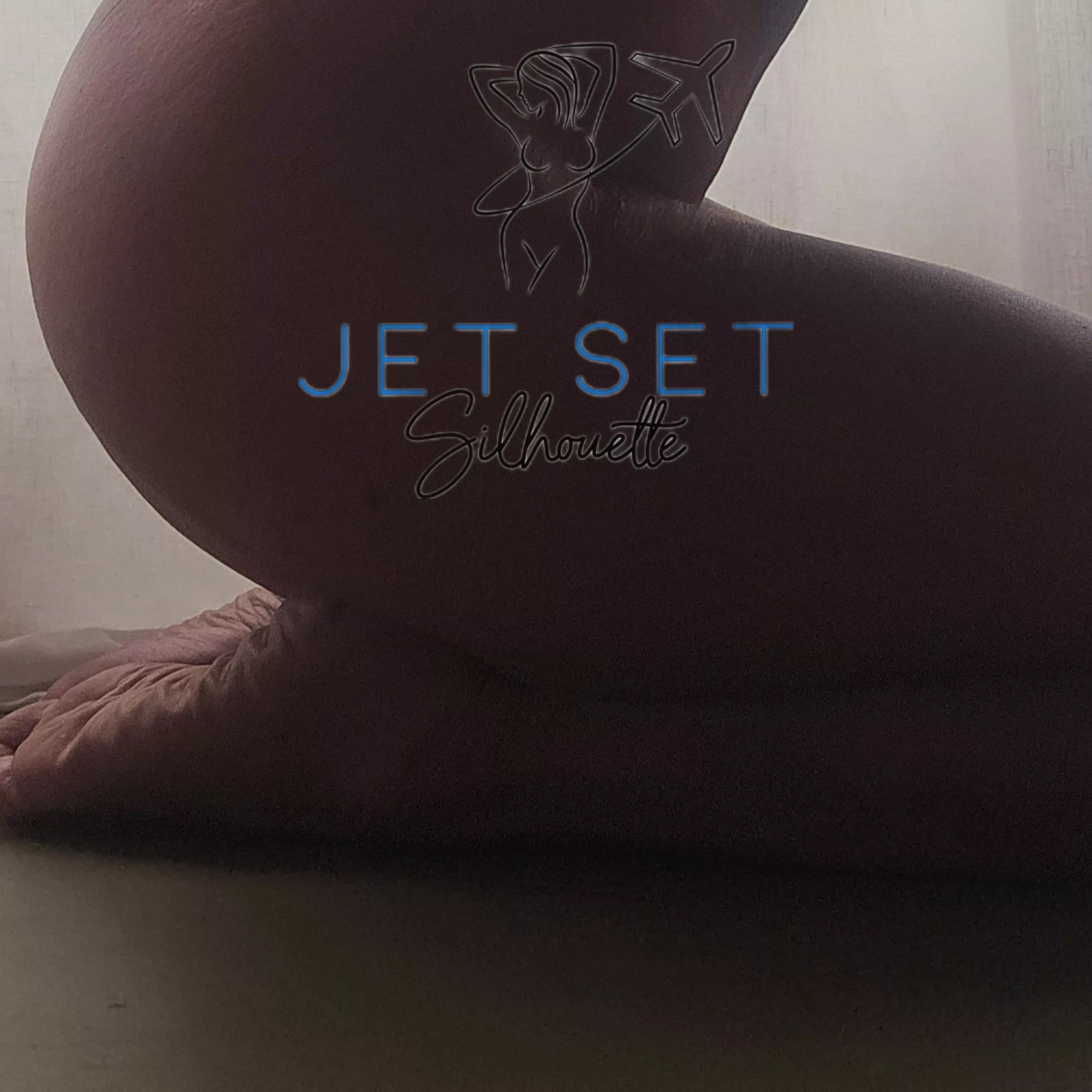 Good morning sunshines. I'm unsure if this morning captured legs, booty, or feet. I caught a trifecta... what do you think?🫦 