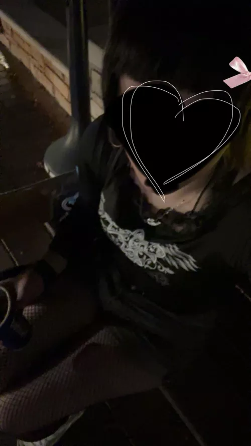 goth/grunge girl time!