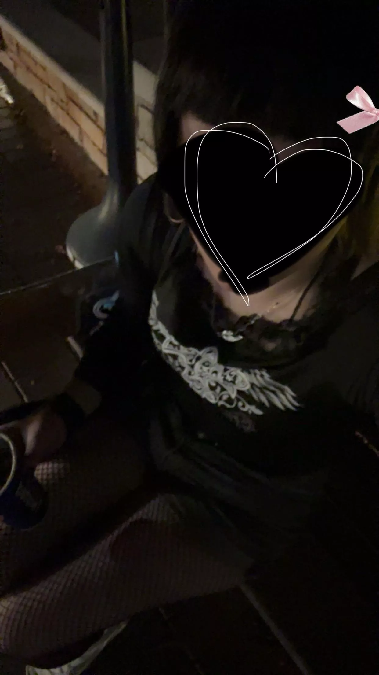 goth/grunge girl time!