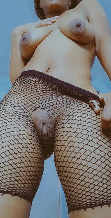 Grab my titties while you eat my kitty 