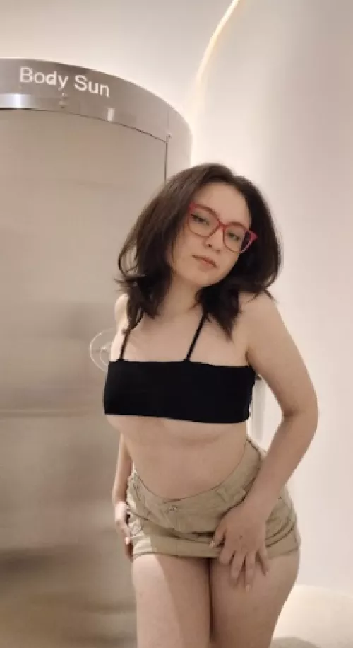 hey, your wild distraction is here. 