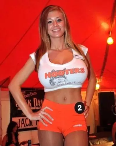  hooters girl 