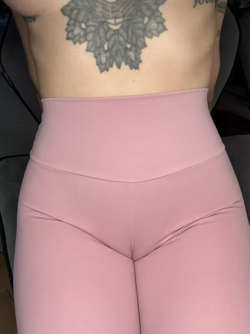 Hope youd be willing to explore my curves with your tongue