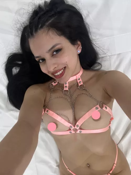 I am a girl who loves to dominate men and give them tasks