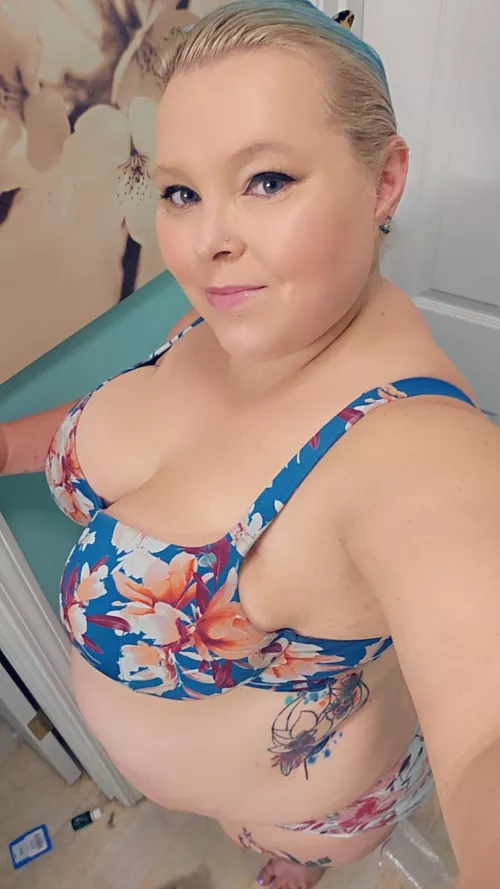 I am loving the blue! HBU??