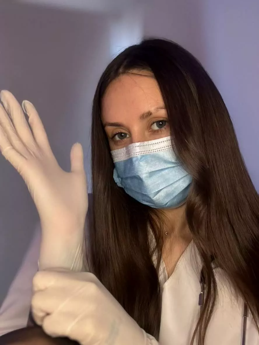 I can with these gloves on with my self. Need an assistant to play with.