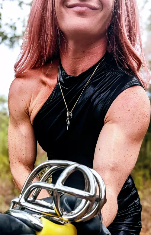 I know you want a woman like me to cage you