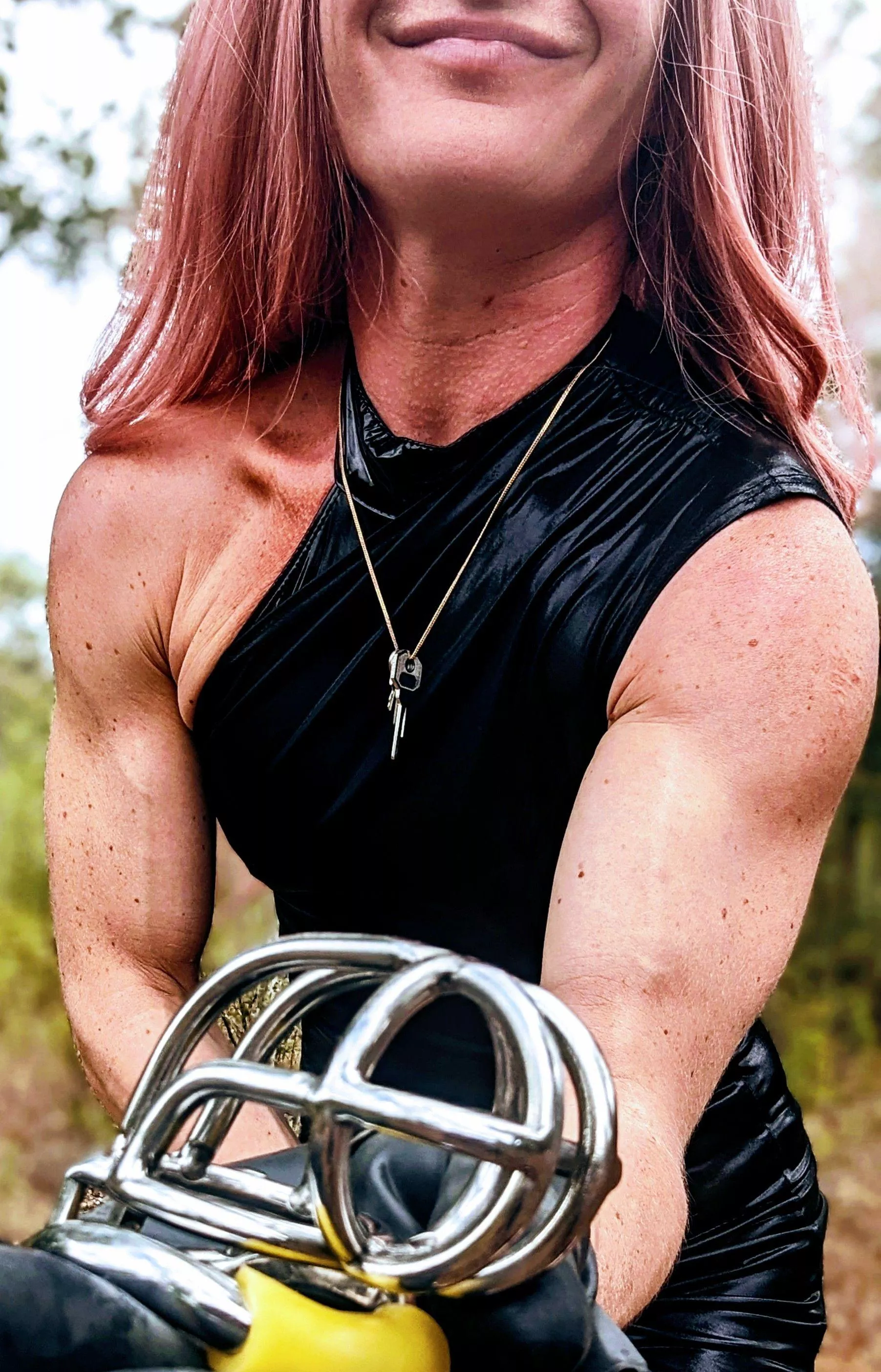 I know you want a woman like me to cage you