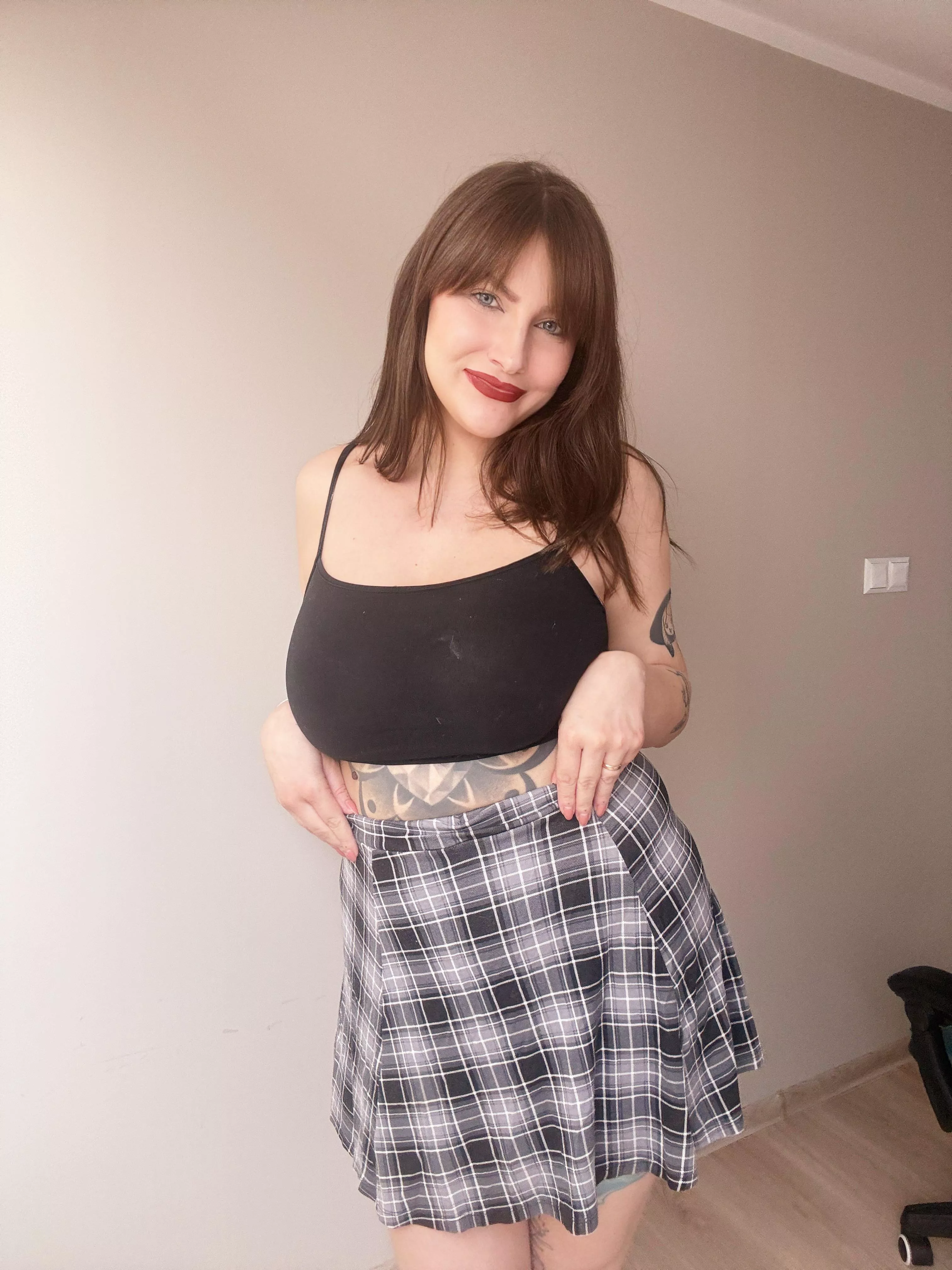 I love schoolgirl skirts sooo much 