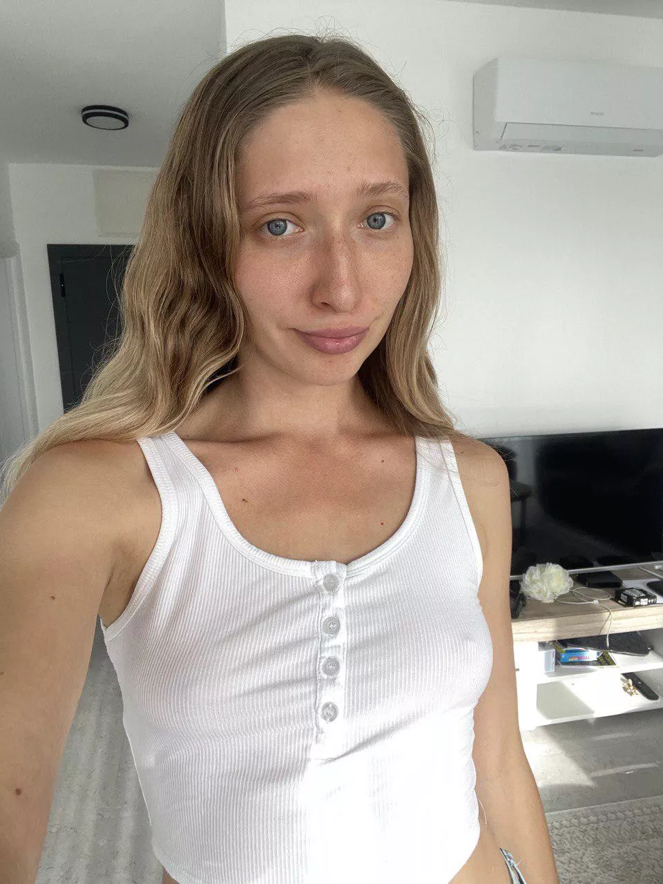 I love teasing in this white top