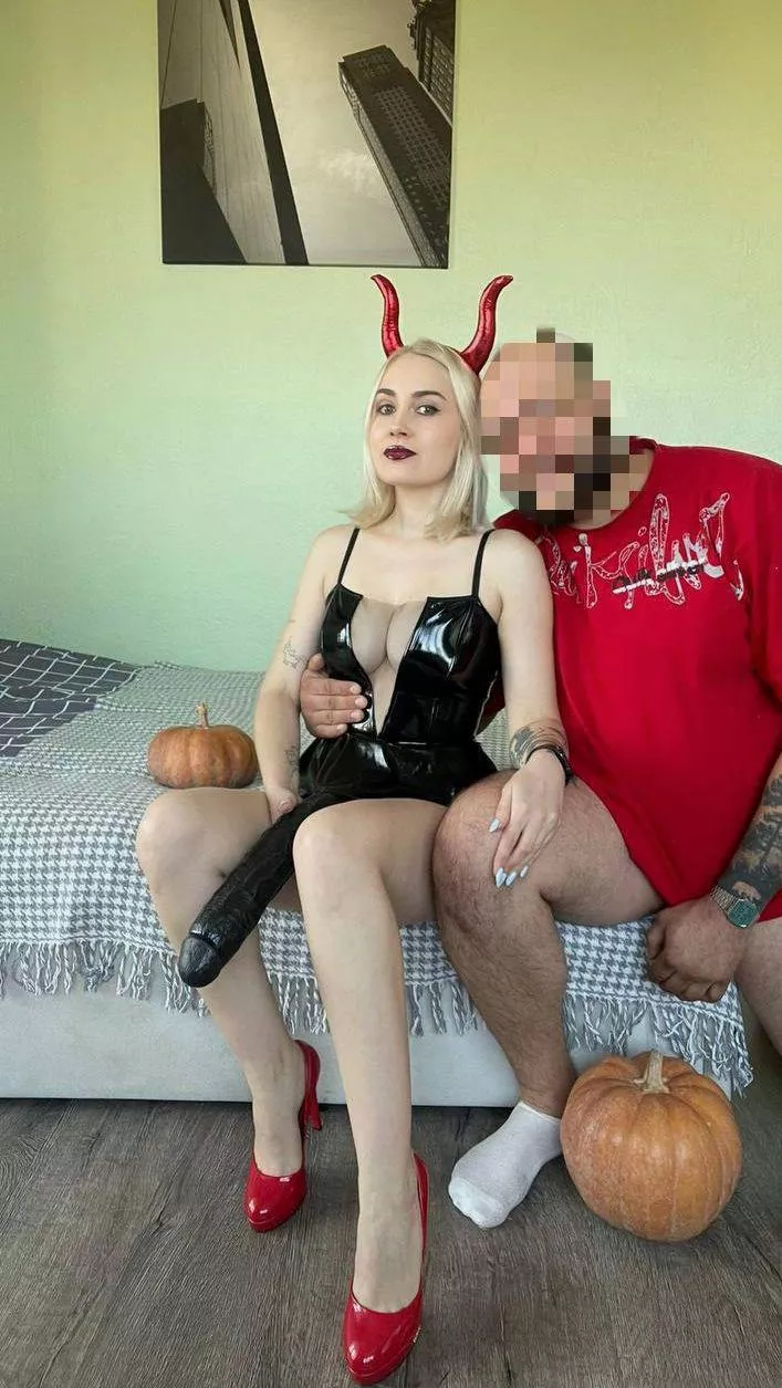 I peg on the first date. Does that make me a slut or a your new girlfriend?
