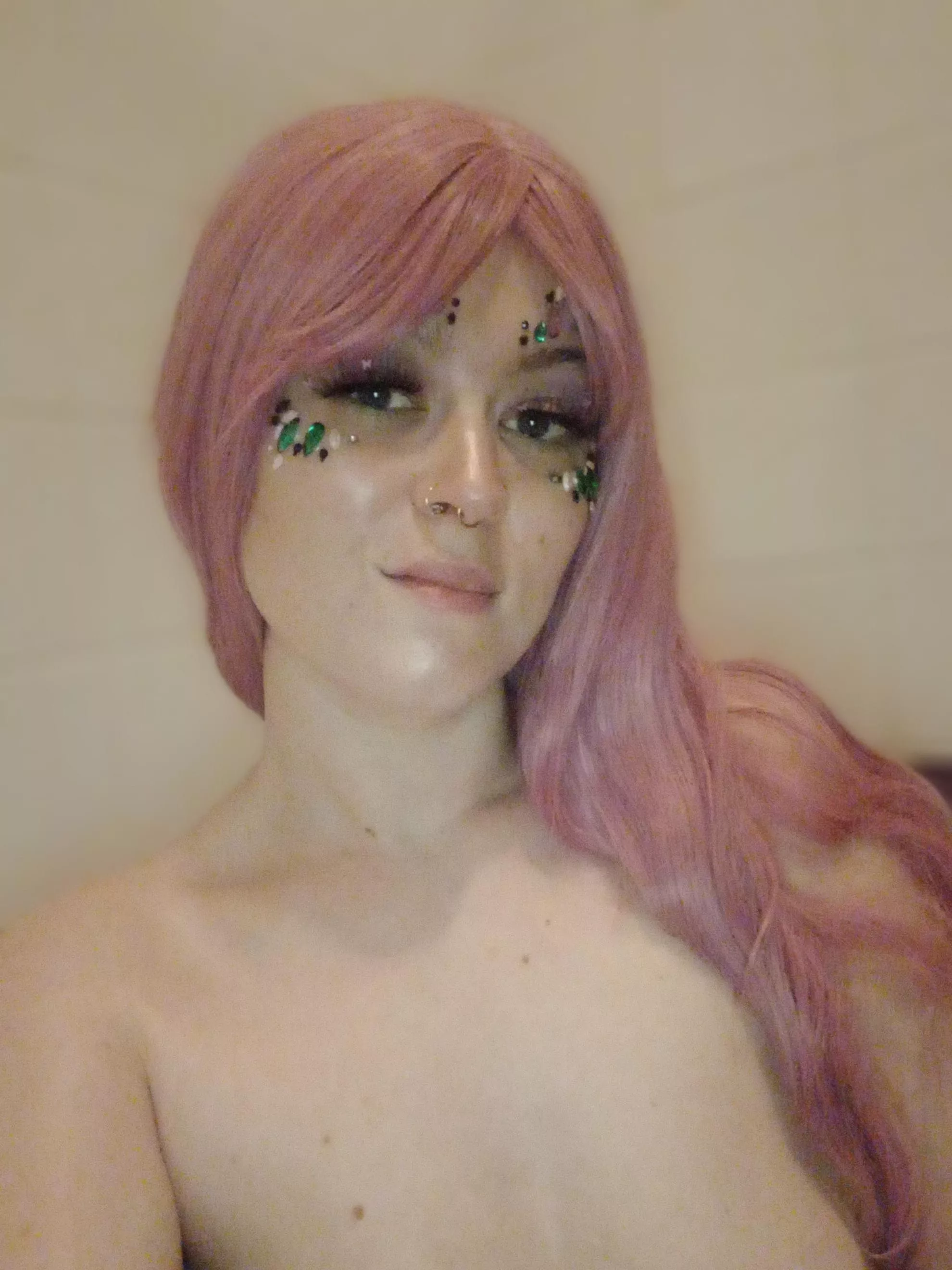 I want to see you spread it open... your wallet that is 