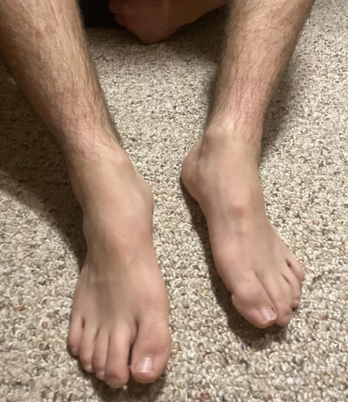 I wonder what it would feel like if you came on my feet 