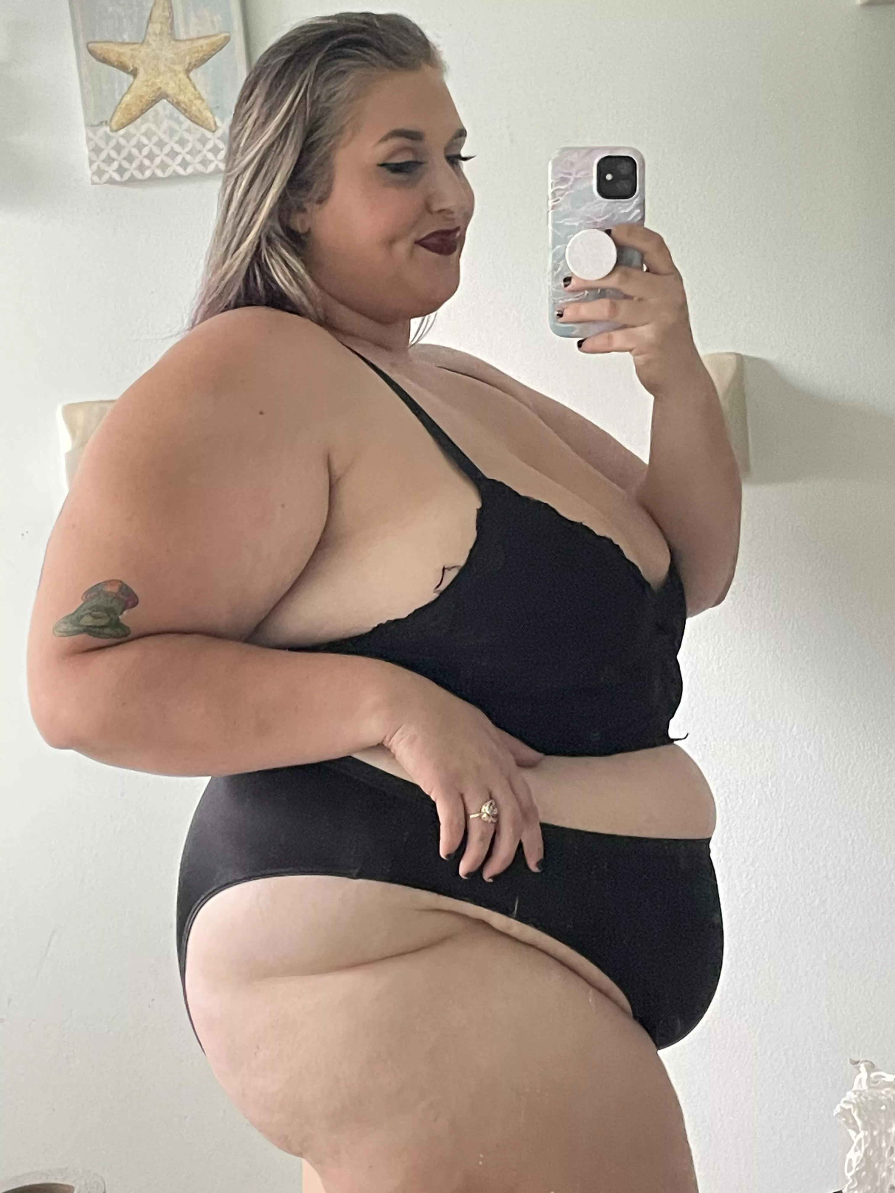 I’d love to see your stuff your mouth with my panties 