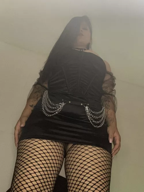 If you were at the feet of this Goddess, would you let her go? Or would you choose to please her as she deserves to be well rewarded? Show how good a slave you are