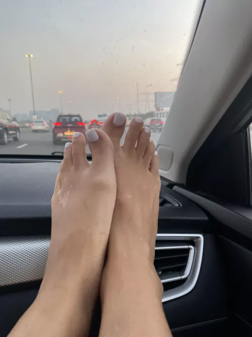 I’ll keep u warm in the winter with my milf feet.
