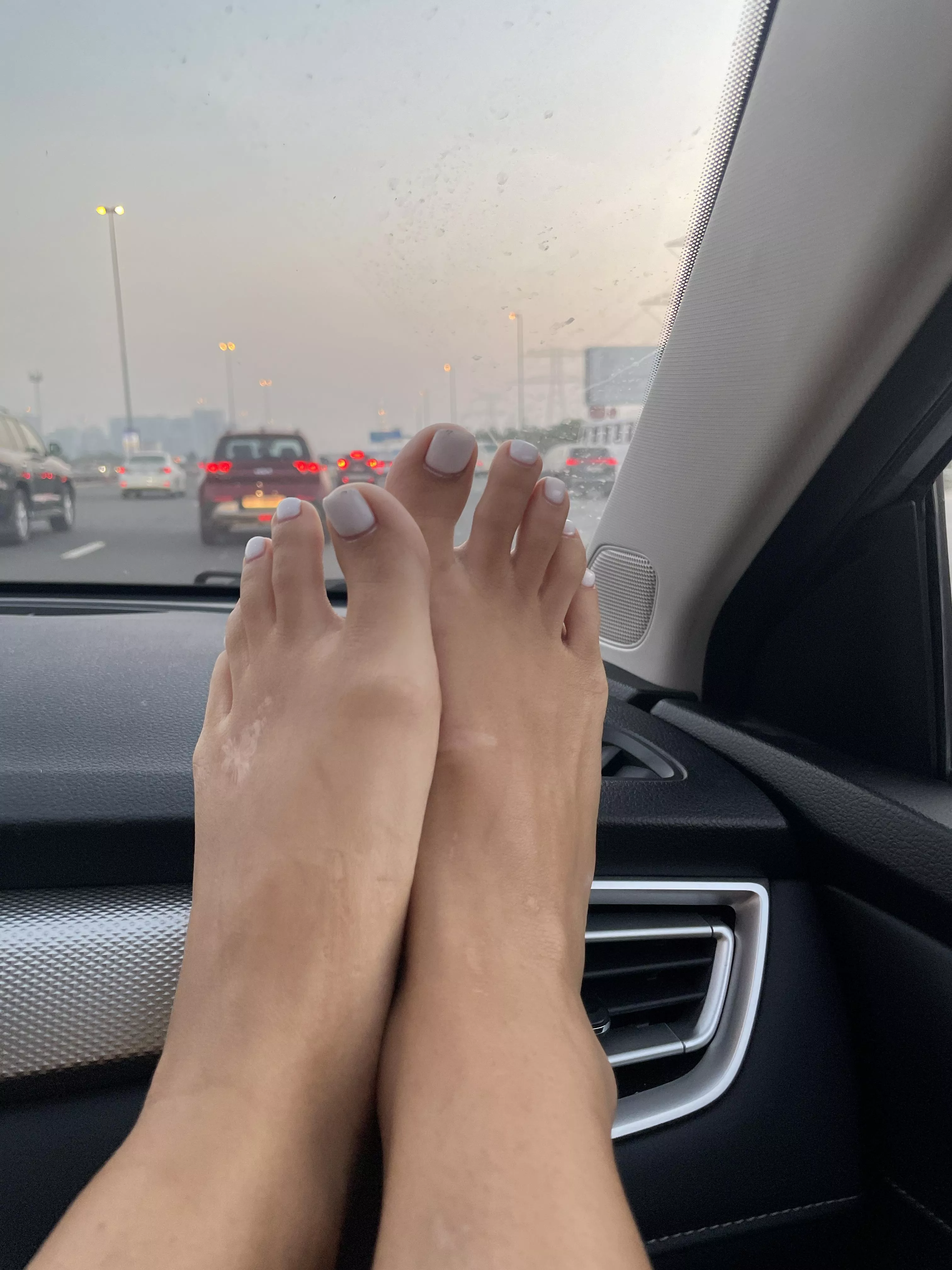 I’ll keep u warm in the winter with my milf feet.
