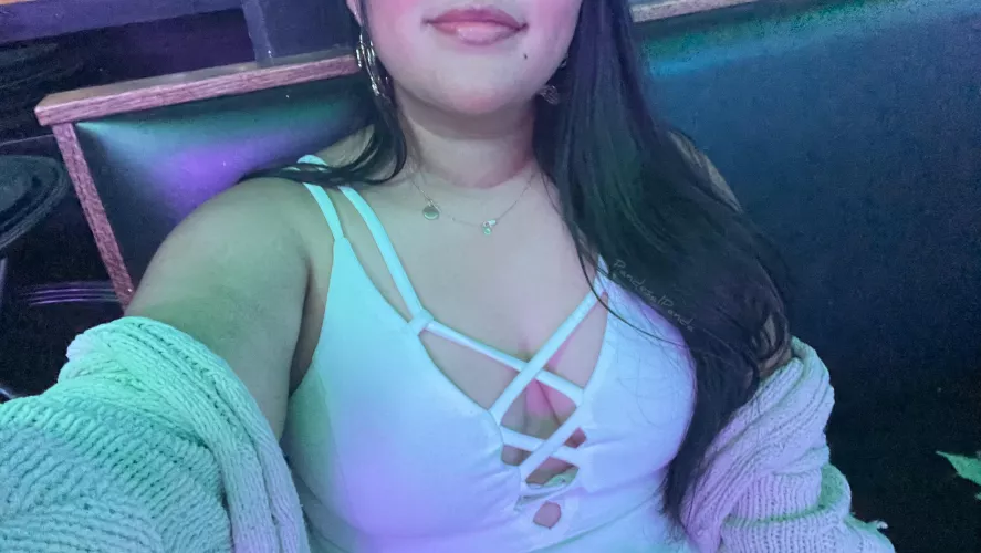 I’m at the bar alone… do you offer me a drink?