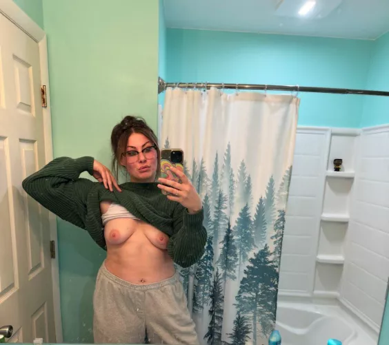 I’m curious… do men like women with glasses..Yes or no