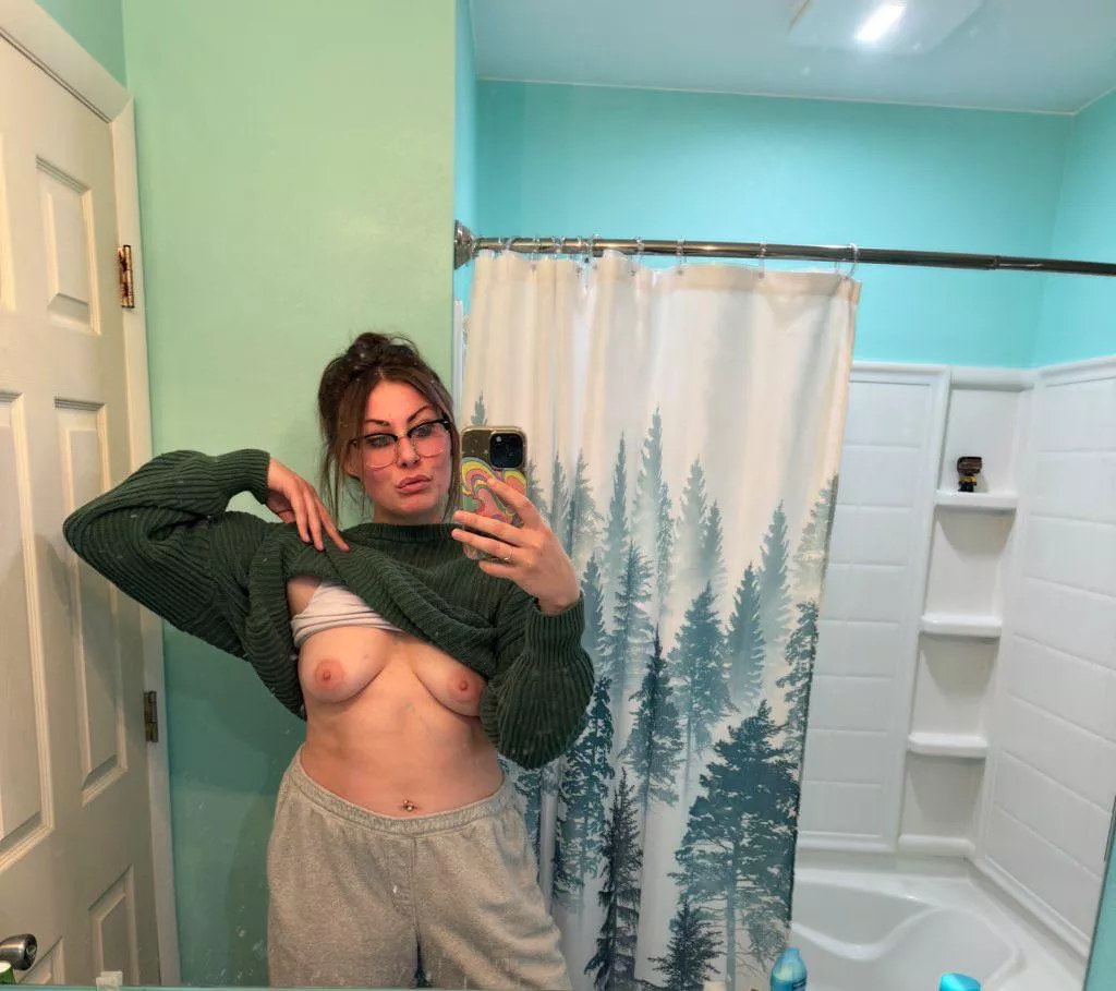 I’m curious… do men like women with glasses..Yes or no