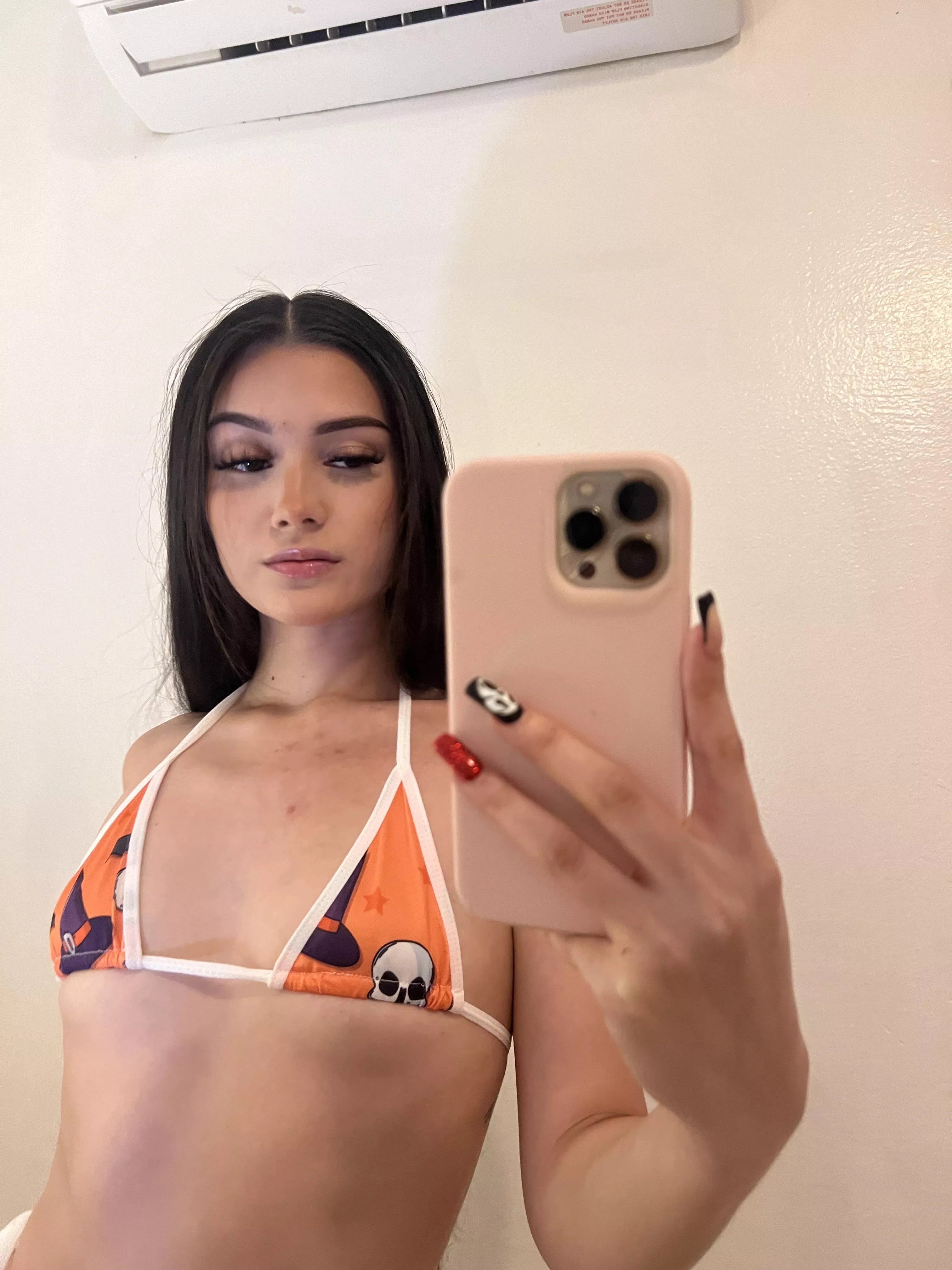 im flatchested but at least i can give u sloopy