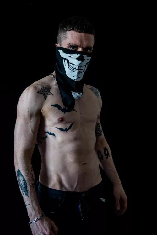 I'm going to fuck you with this mask so that you feel violated in secret from your partner, I don't care if you are a man or a woman.