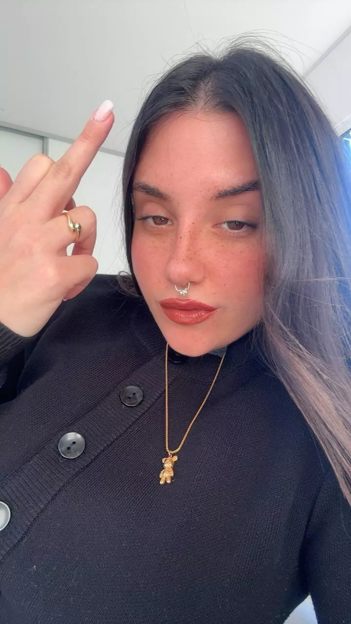 I'm looking for a new pet who's gonna apply?