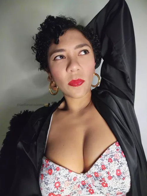 I'm ready to fulfill your darkest desires [selling]