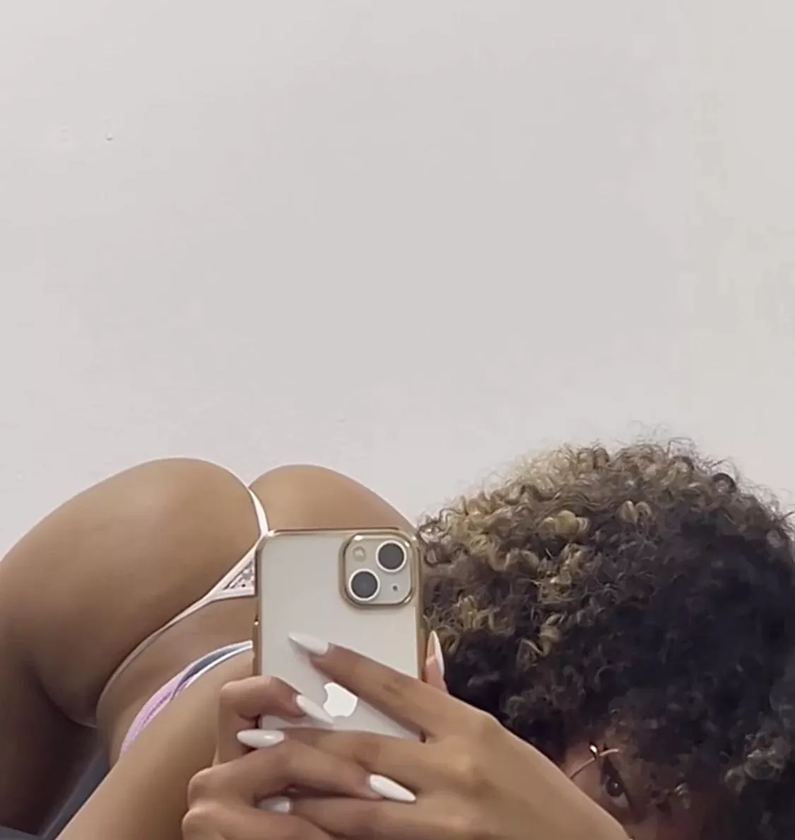 Is my backside adorable ? 