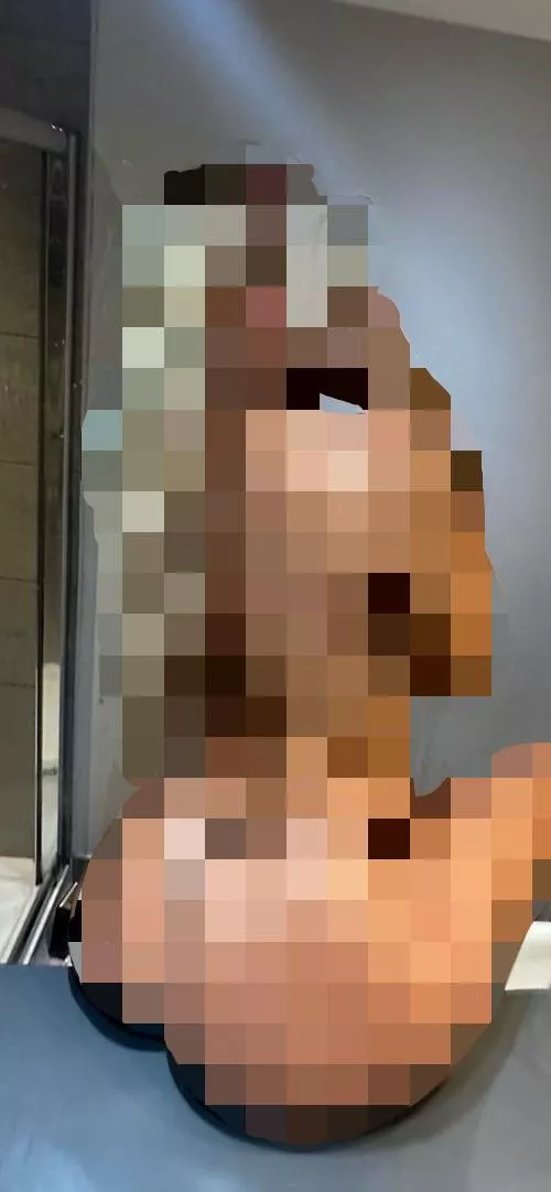 Just checking my gains in the gym…censored for you beta