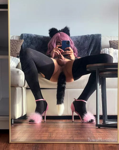 Just Hangin' Around 😋