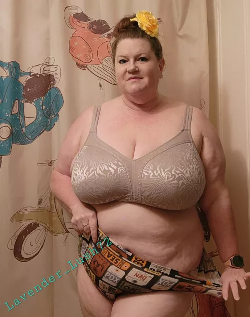 Let's travel somewhere, I have my big girl travel panties on 😋 [F52]