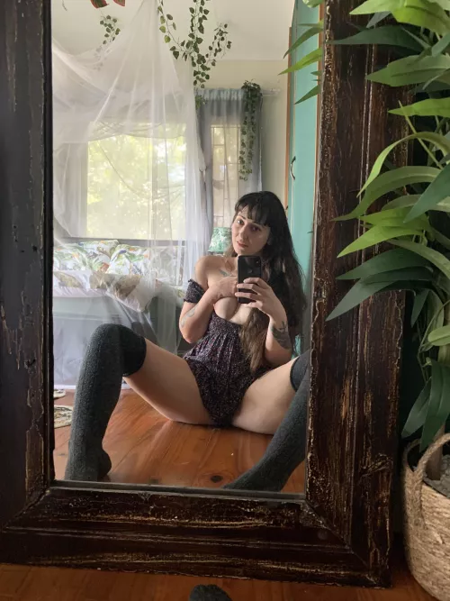 Long legs but little titties [f]